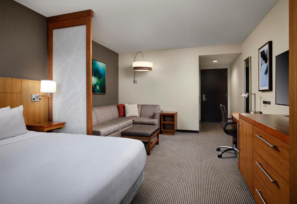 King Room with Sofa Bed and Mountain View interior